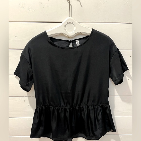 🖤 Black Ruffled Hem Blouse – RIPZONE – Size S/P - Picture 1 of 7